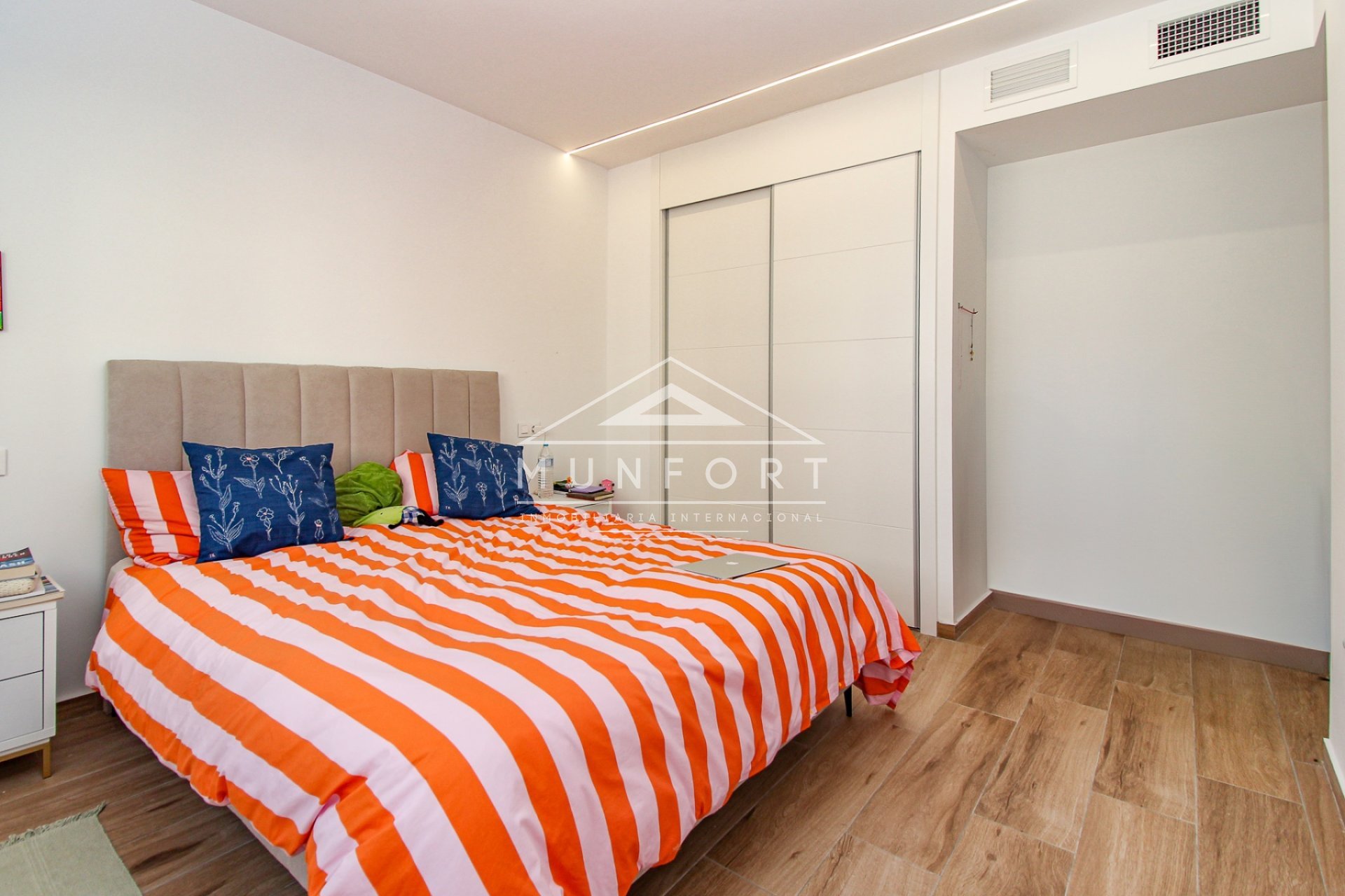 Segunda mano - Apartamentos -
Alcázares, Los - Los Alcázares