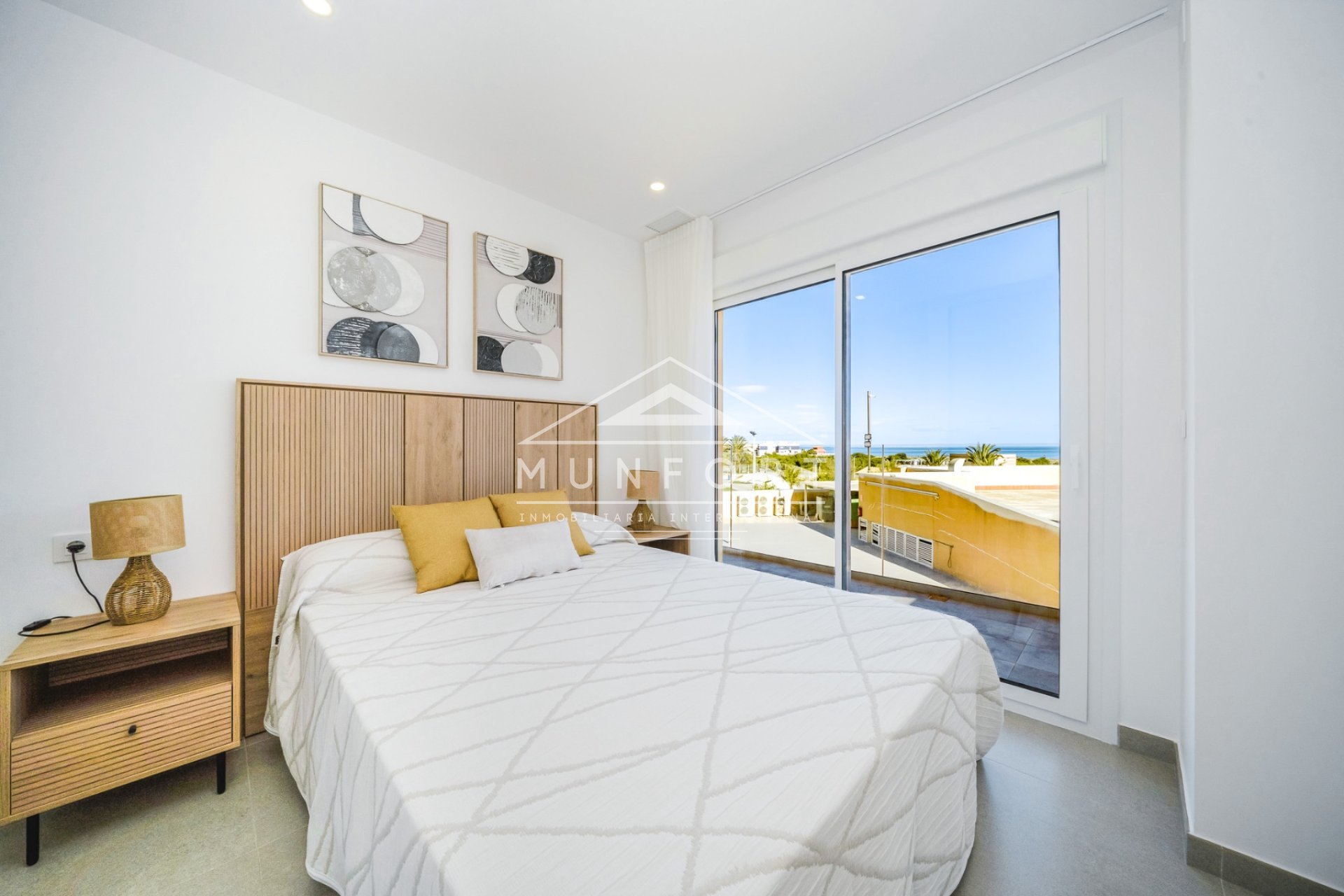 Segunda mano - Apartamentos -
La Manga