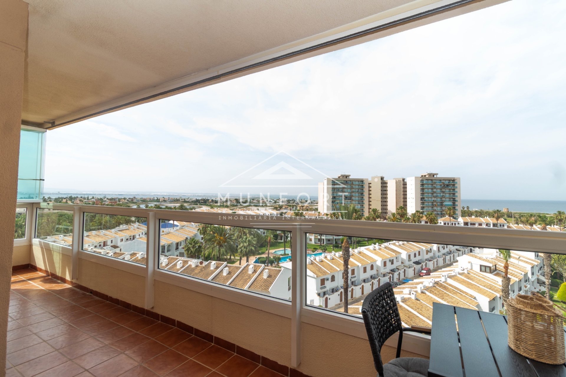Segunda mano - Apartamentos -
La Manga