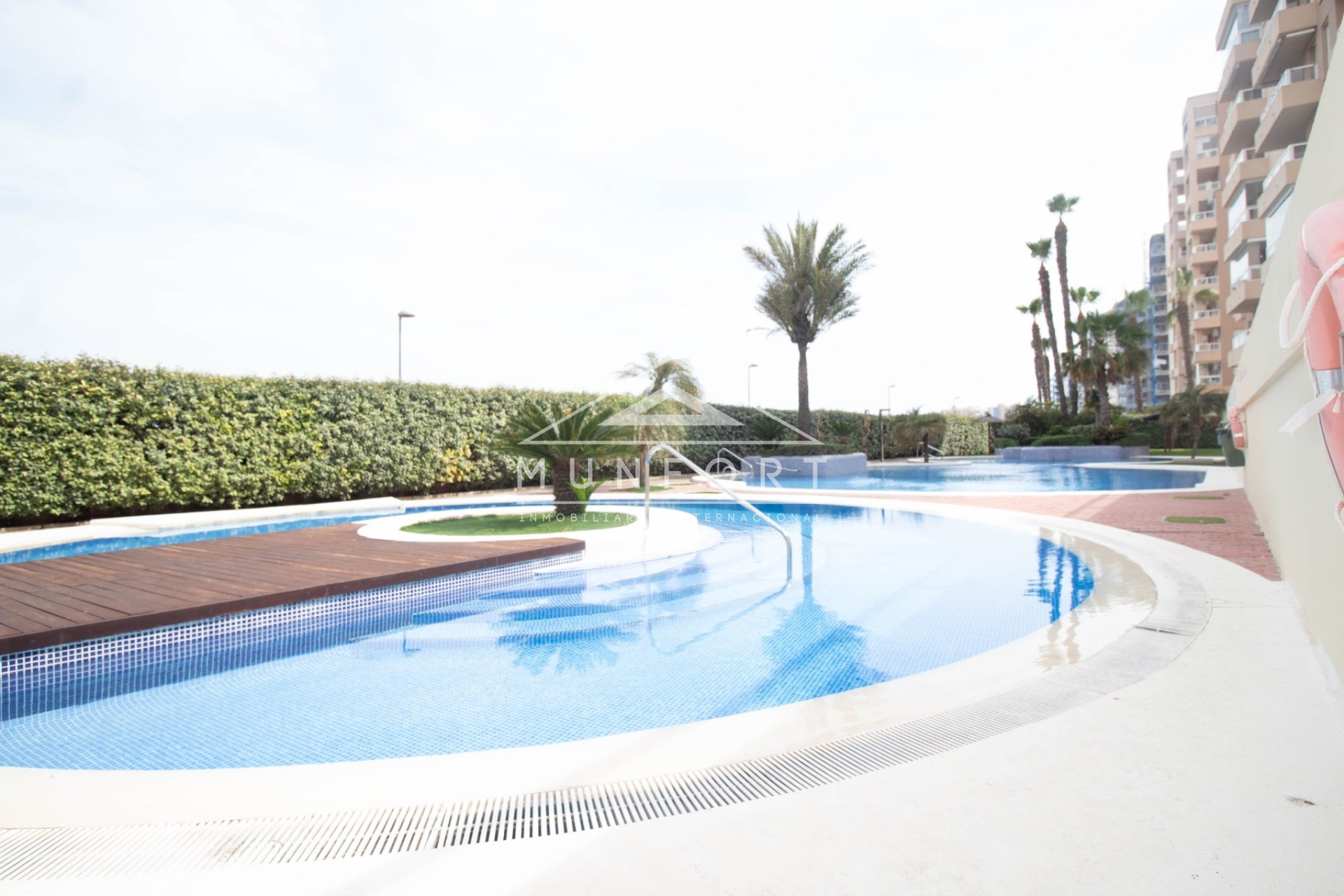 Segunda mano - Apartamentos -
La Manga
