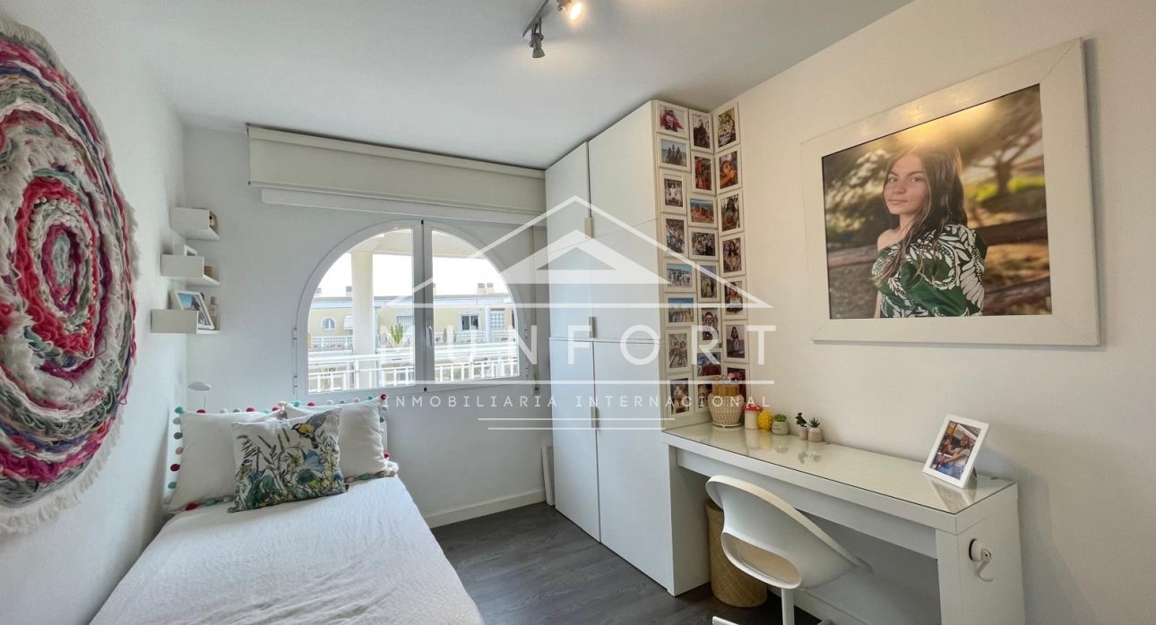 Segunda mano - Apartamentos -
Orihuela Costa - Aguamarina