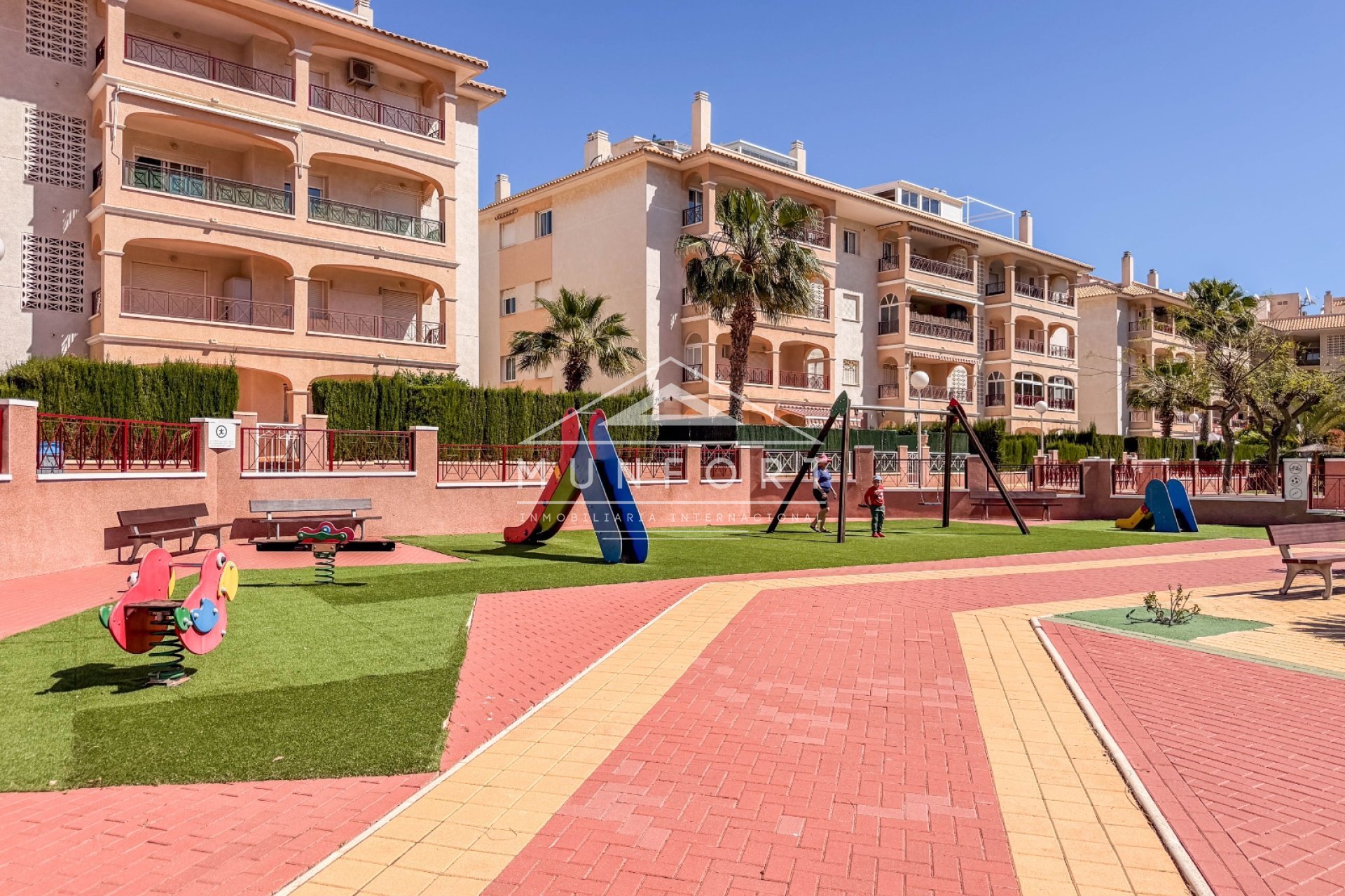 Segunda mano - Apartamentos -
Orihuela Costa - Playa Flamenca