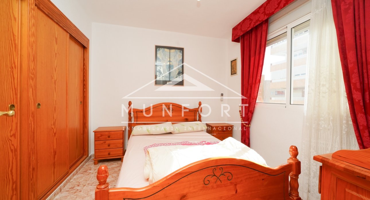 Segunda mano - Apartamentos -
Orihuela Costa - Punta Prima