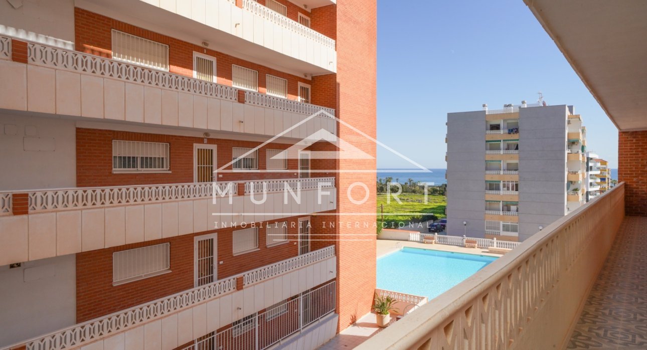 Segunda mano - Apartamentos -
Orihuela Costa - Punta Prima