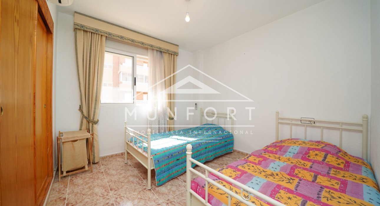 Segunda mano - Apartamentos -
Orihuela Costa - Punta Prima