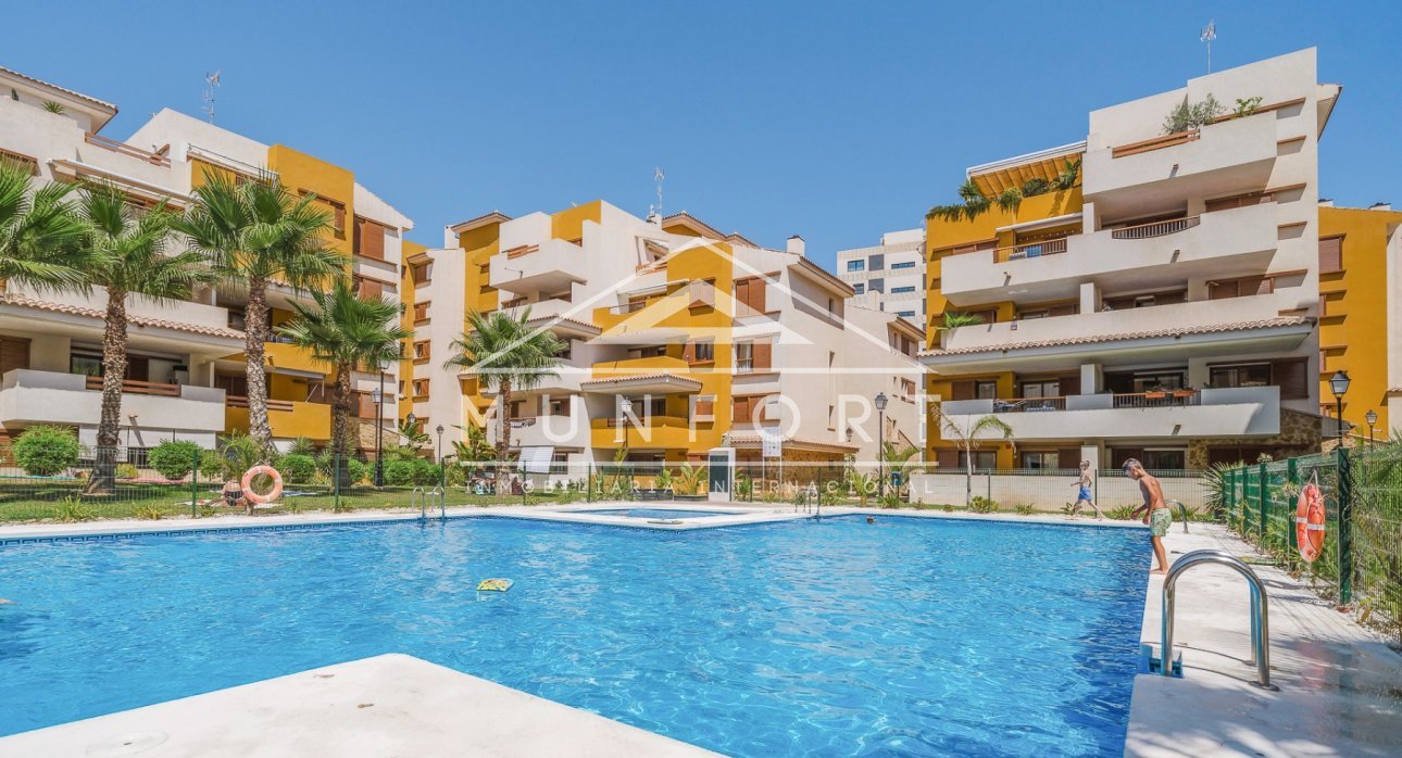 Segunda mano - Apartamentos -
Orihuela Costa - Punta Prima