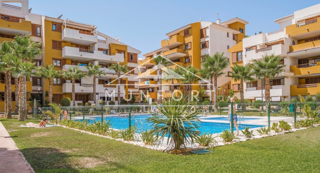 Segunda mano - Apartamentos -
Orihuela Costa - Punta Prima