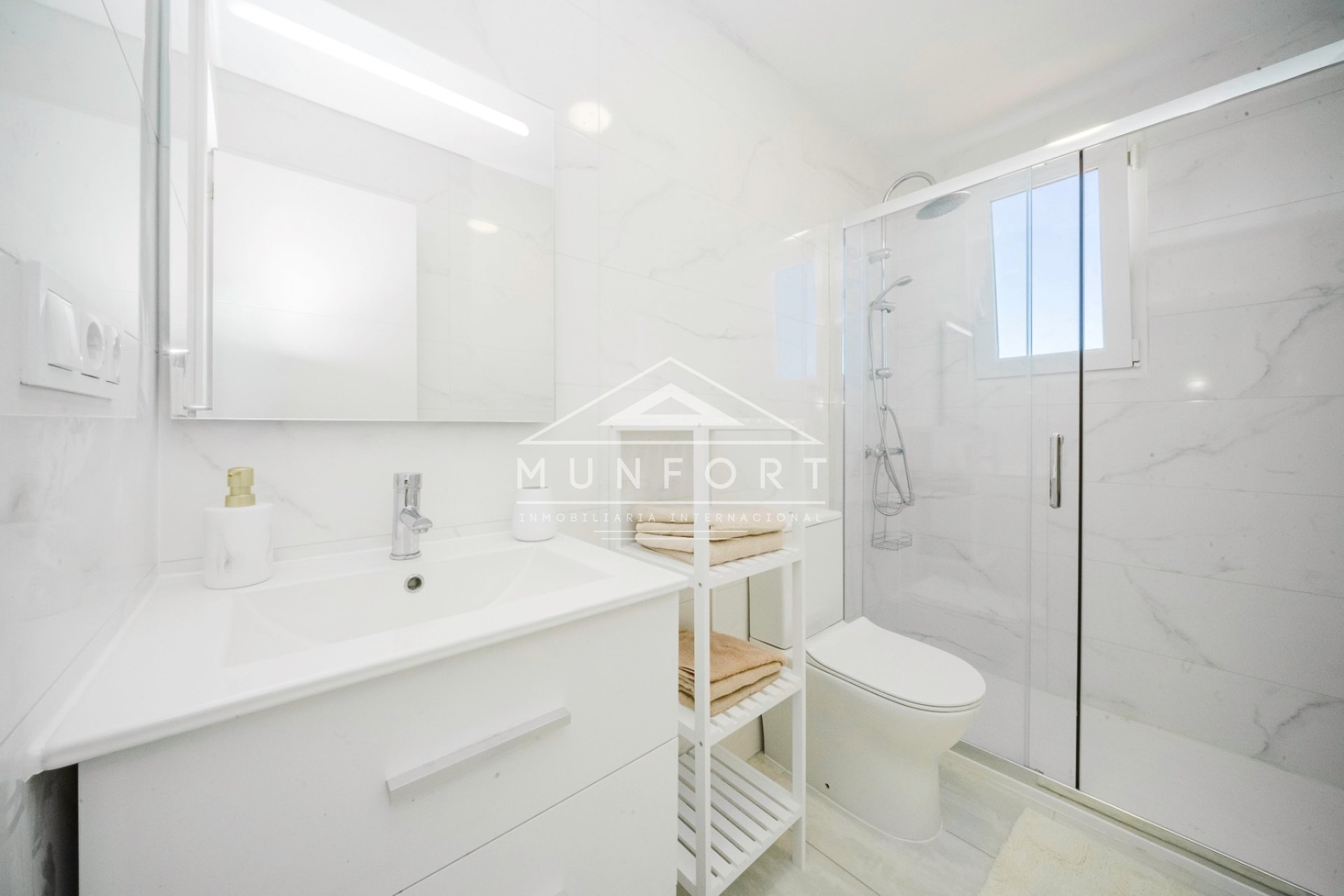 Segunda mano - Apartamentos -
Orihuela Costa - Punta Prima