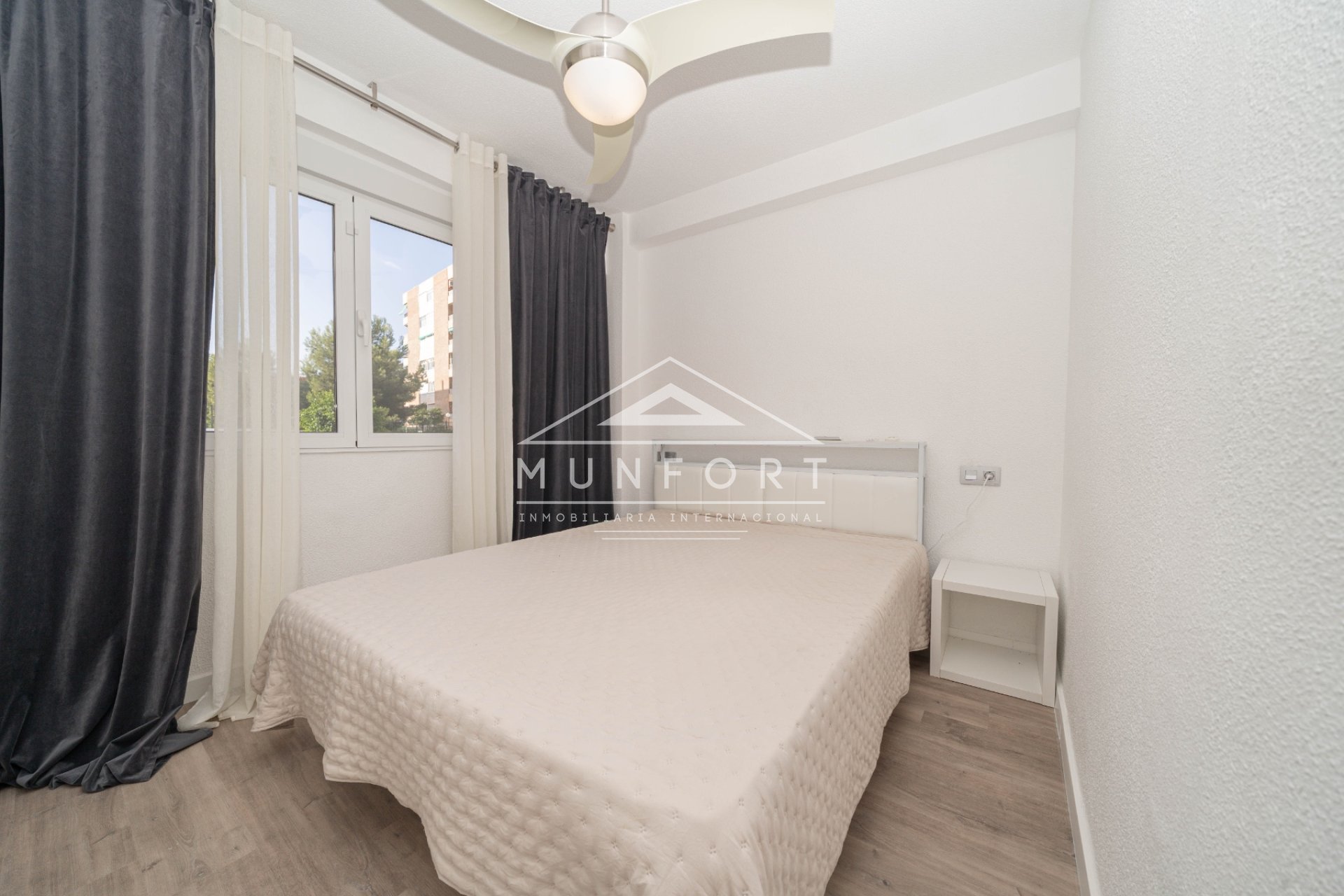 Segunda mano - Apartamentos -
Orihuela Costa - Punta Prima