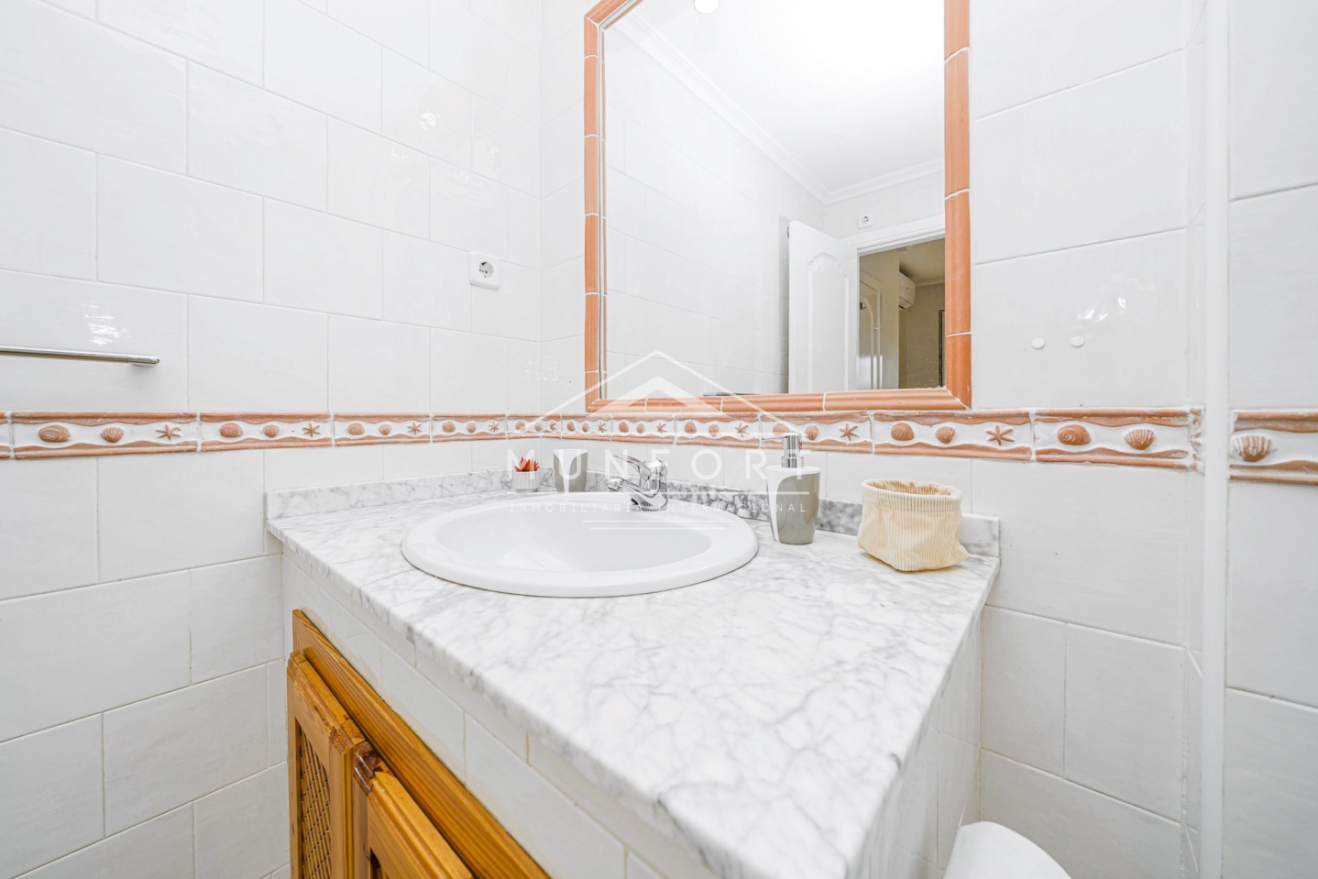 Segunda mano - Apartamentos -
Orihuela Costa - Villamartín