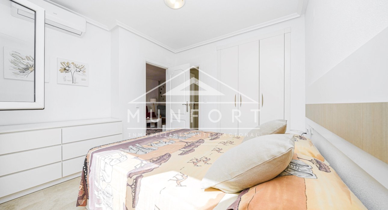 Segunda mano - Apartamentos -
Orihuela Costa - Villamartín