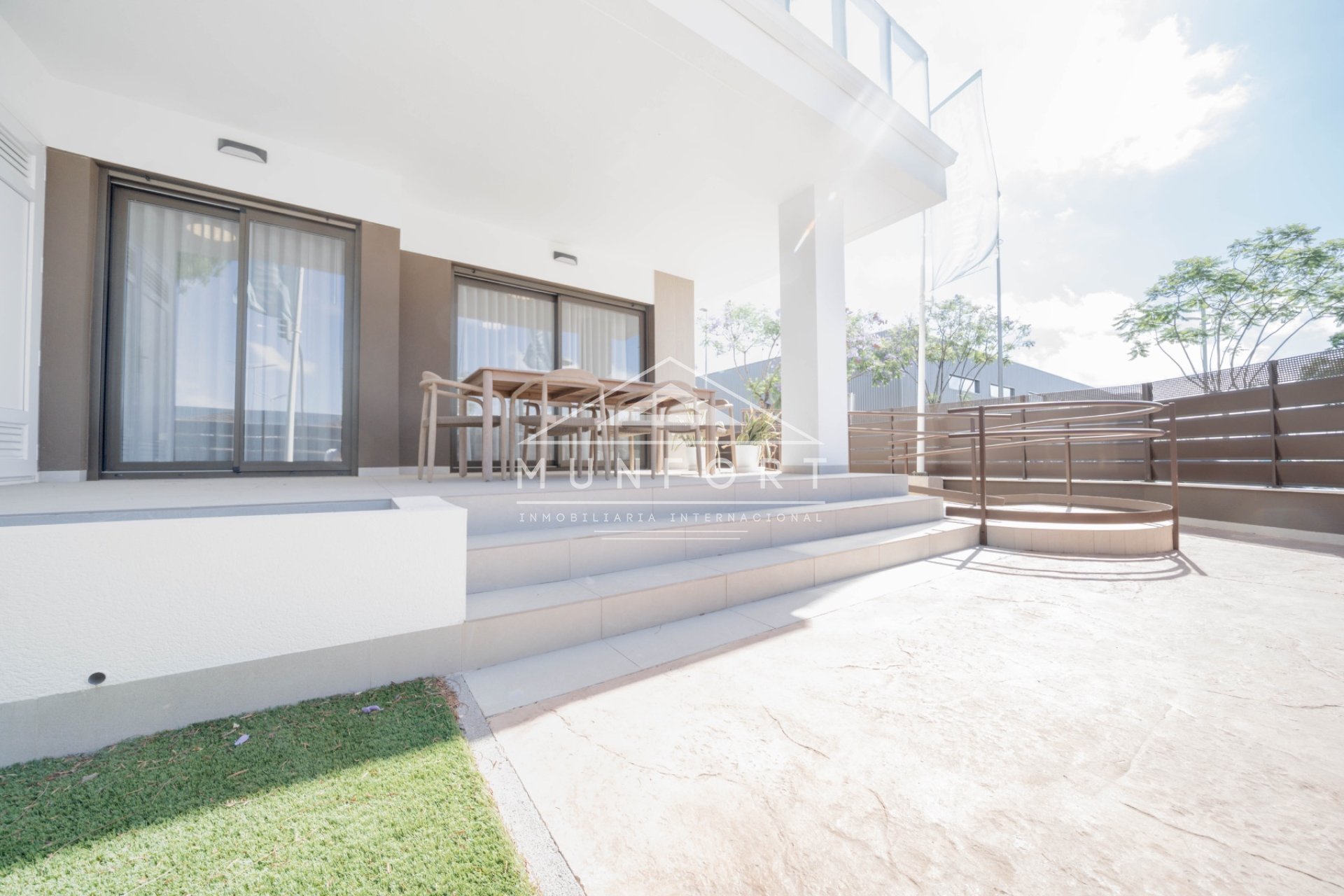 Segunda mano - Apartamentos -
Pilar de la Horadada