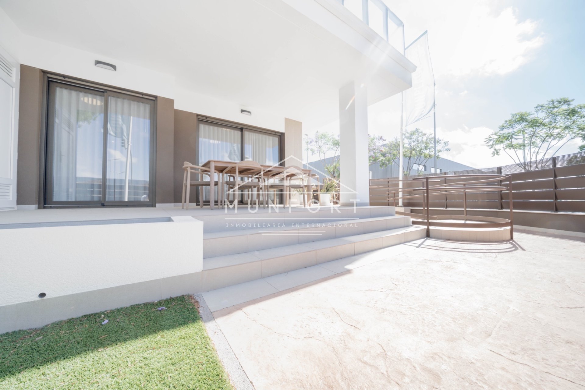 Segunda mano - Apartamentos -
Pilar de la Horadada