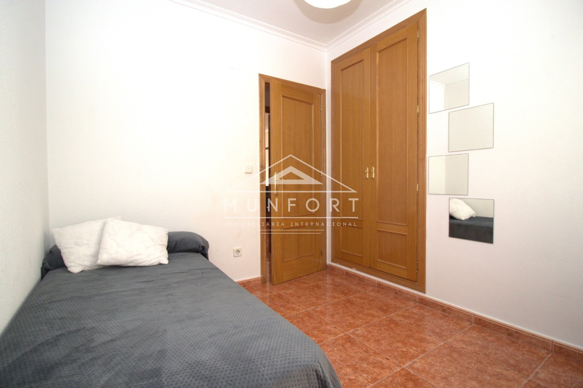 Segunda mano - Apartamentos -
Pilar de la Horadada