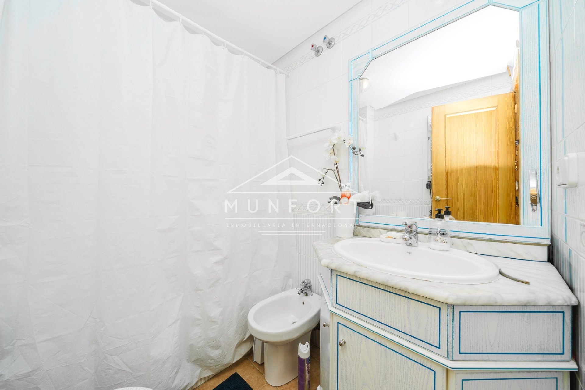 Segunda mano - Apartamentos -
Torrevieja - Aguas Nuevas - Torrevieja