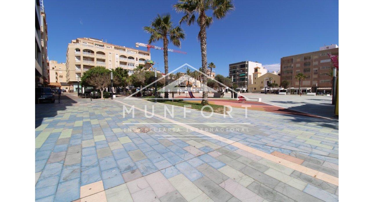 Segunda mano - Apartamentos -
Torrevieja - La Mata - Torrevieja