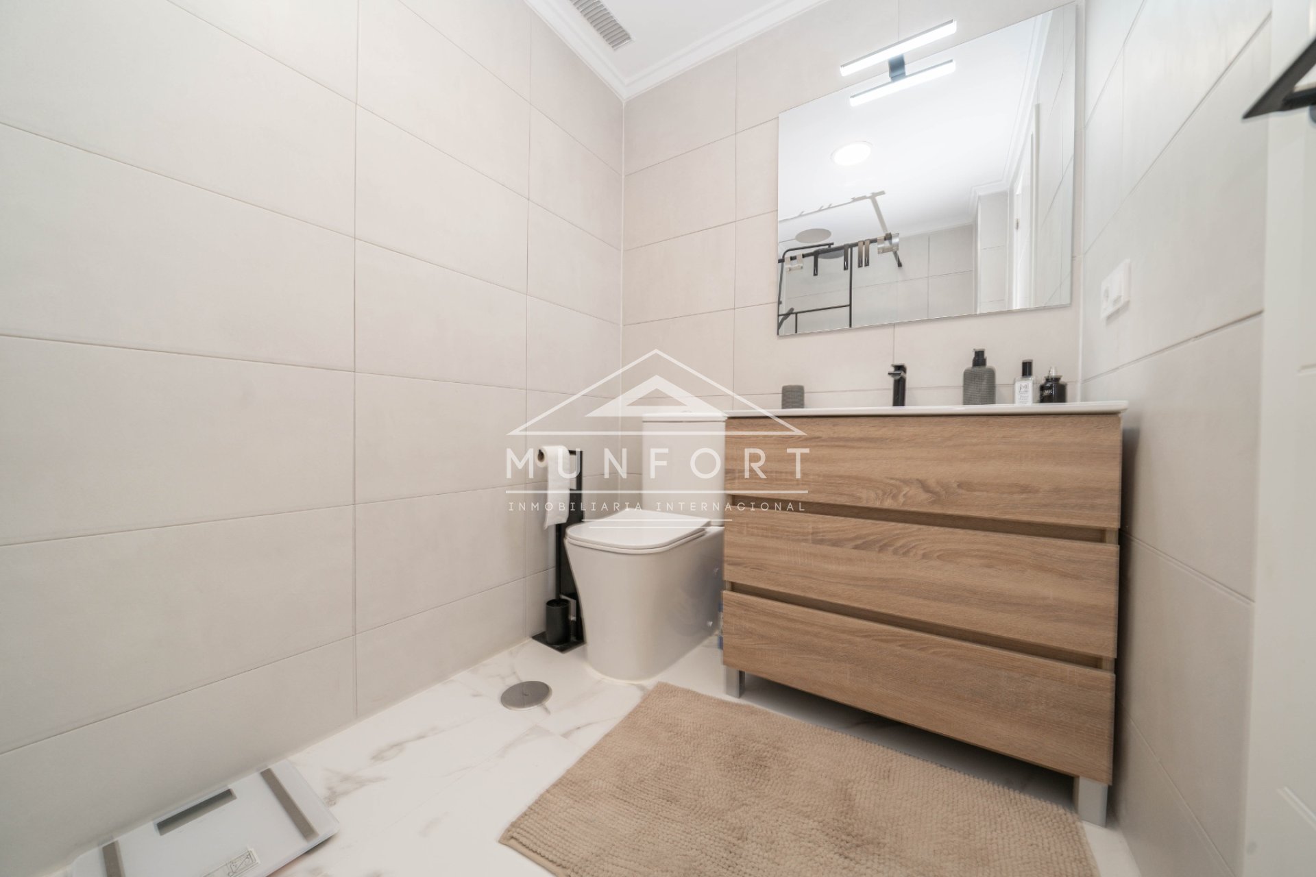 Segunda mano - Apartamentos -
Torrevieja - Punta Prima