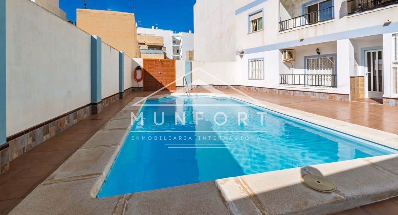 Segunda mano - Apartamentos -
Torrevieja