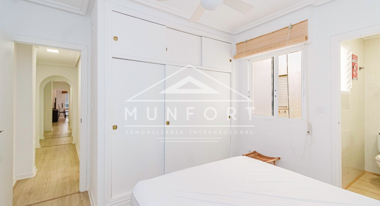 Segunda mano - Apartamentos -
Torrevieja