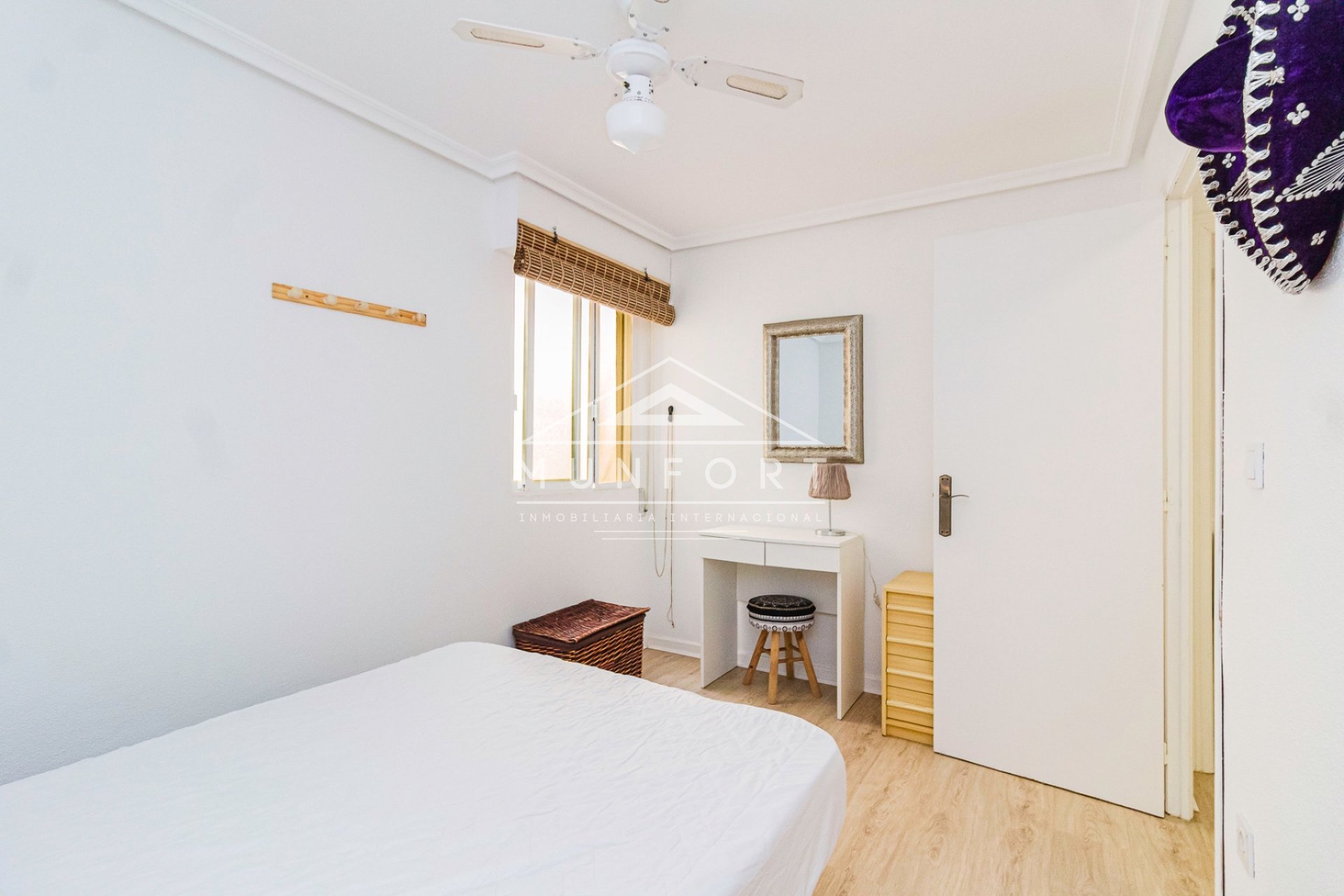 Segunda mano - Apartamentos -
Torrevieja