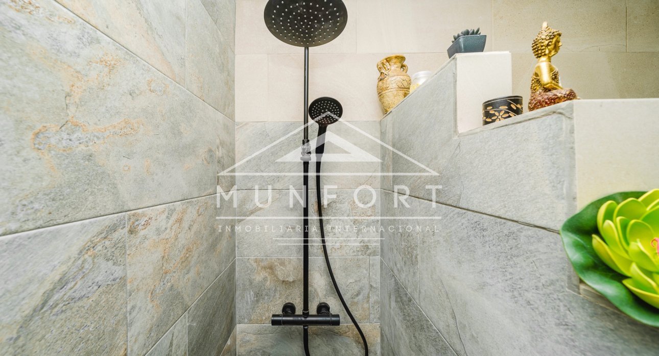 Segunda mano - Apartamentos -
Torrevieja