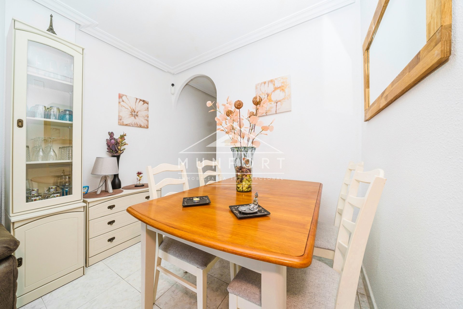 Segunda mano - Apartamentos -
Torrevieja