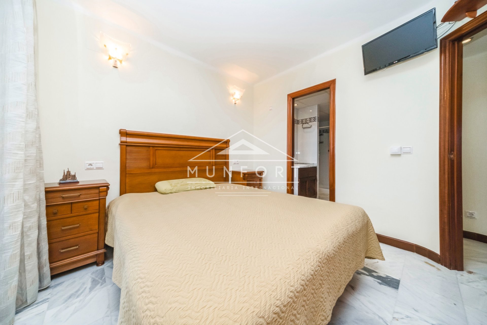 Segunda mano - Apartamentos -
Torrevieja