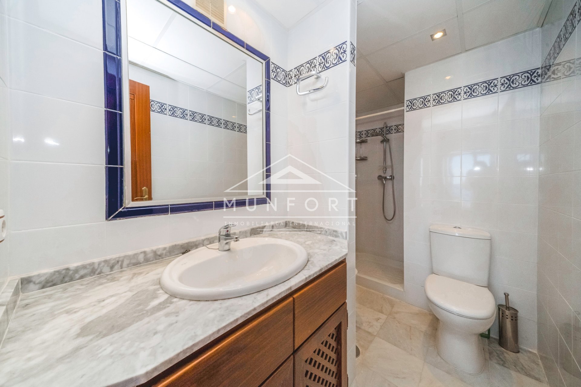 Segunda mano - Apartamentos -
Torrevieja