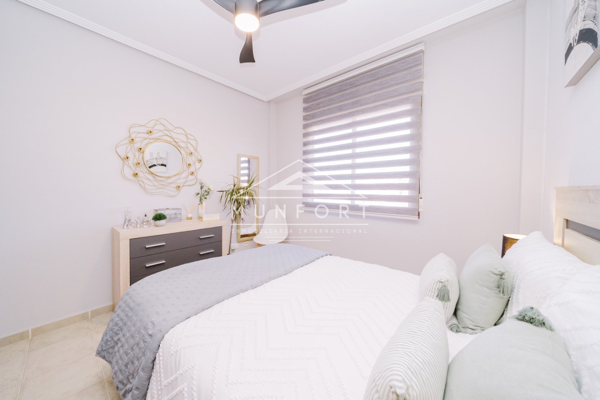 Segunda mano - Apartamentos -
Torrevieja