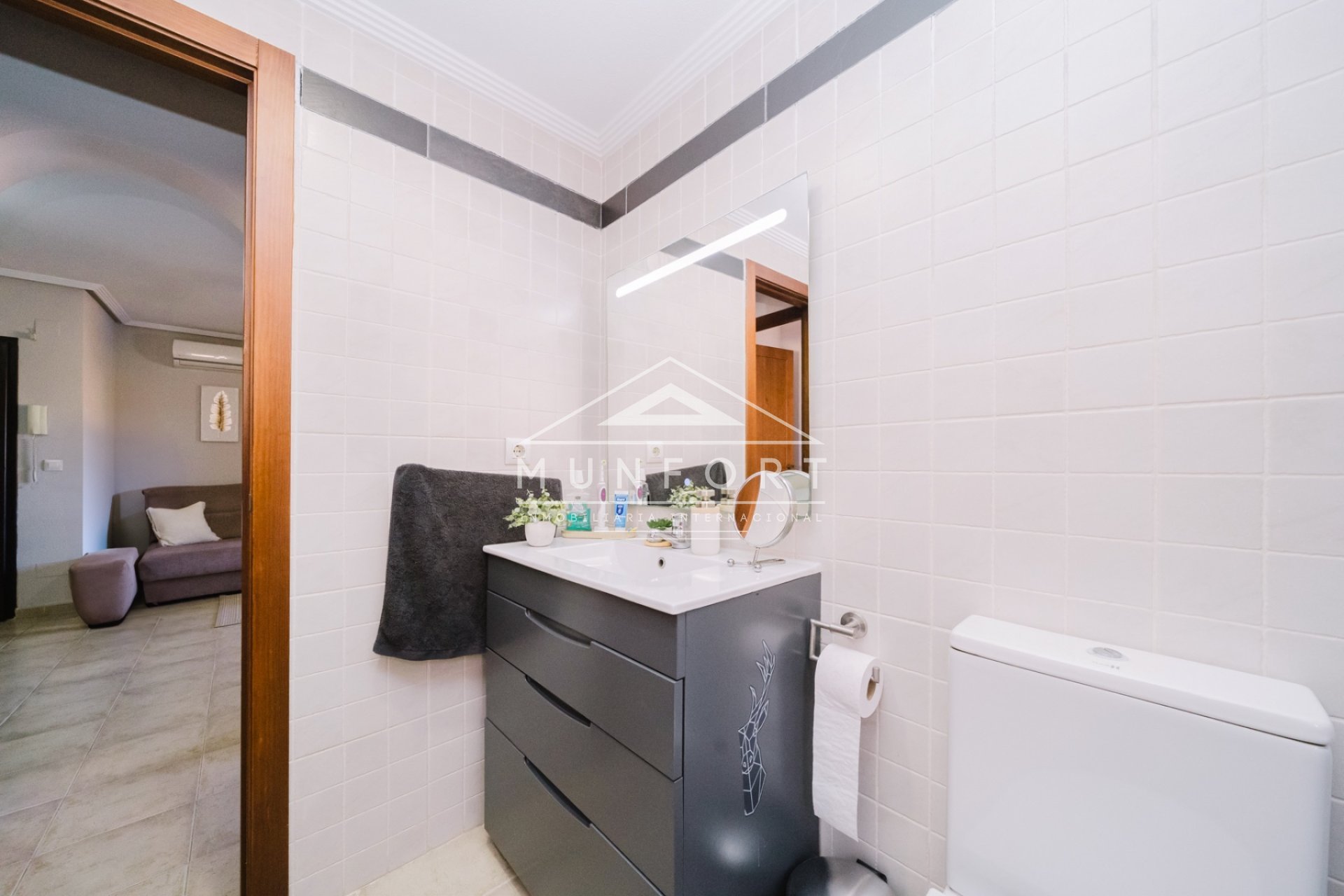 Segunda mano - Apartamentos -
Torrevieja