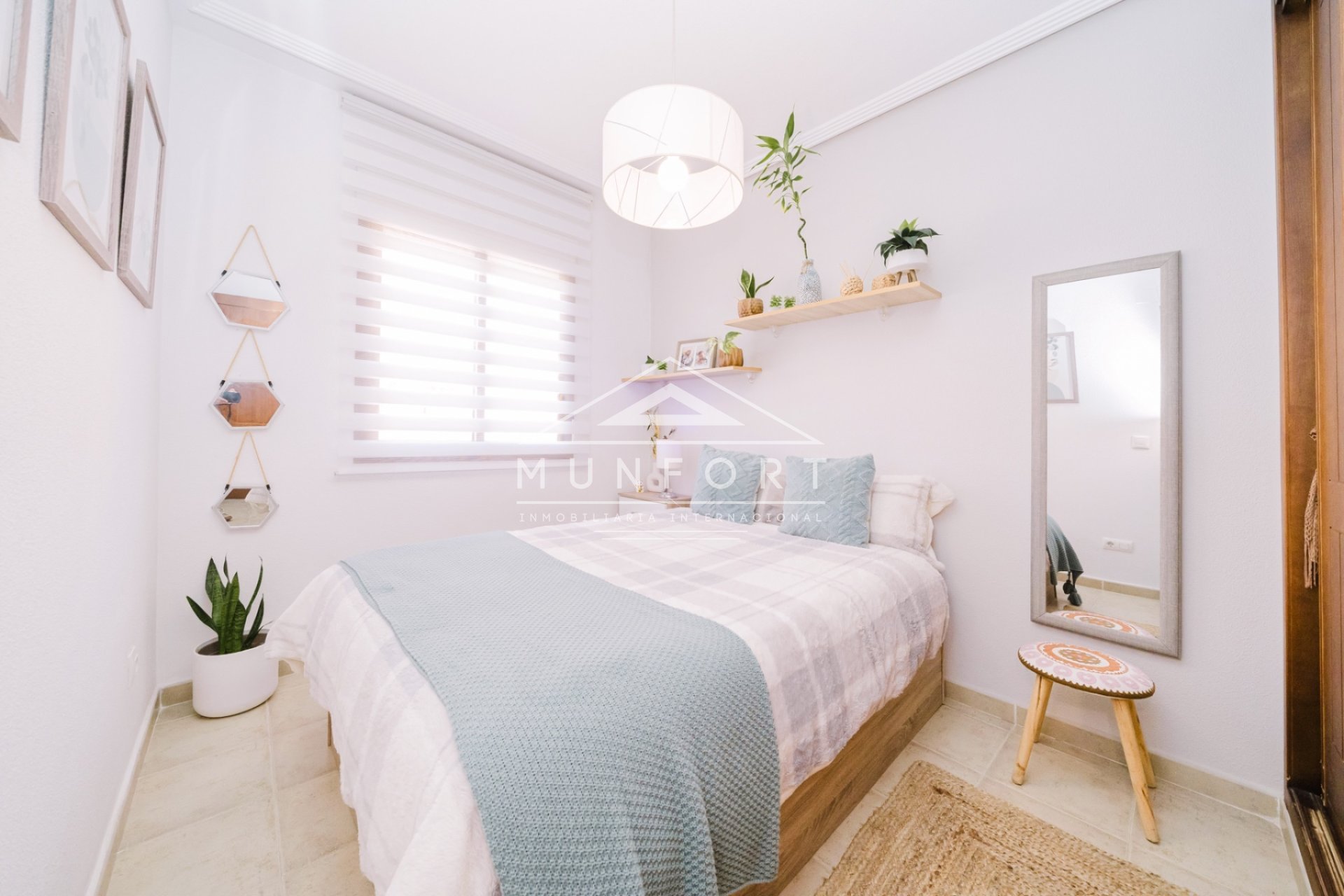 Segunda mano - Apartamentos -
Torrevieja