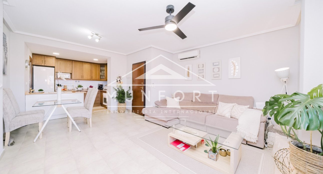 Segunda mano - Apartamentos -
Torrevieja