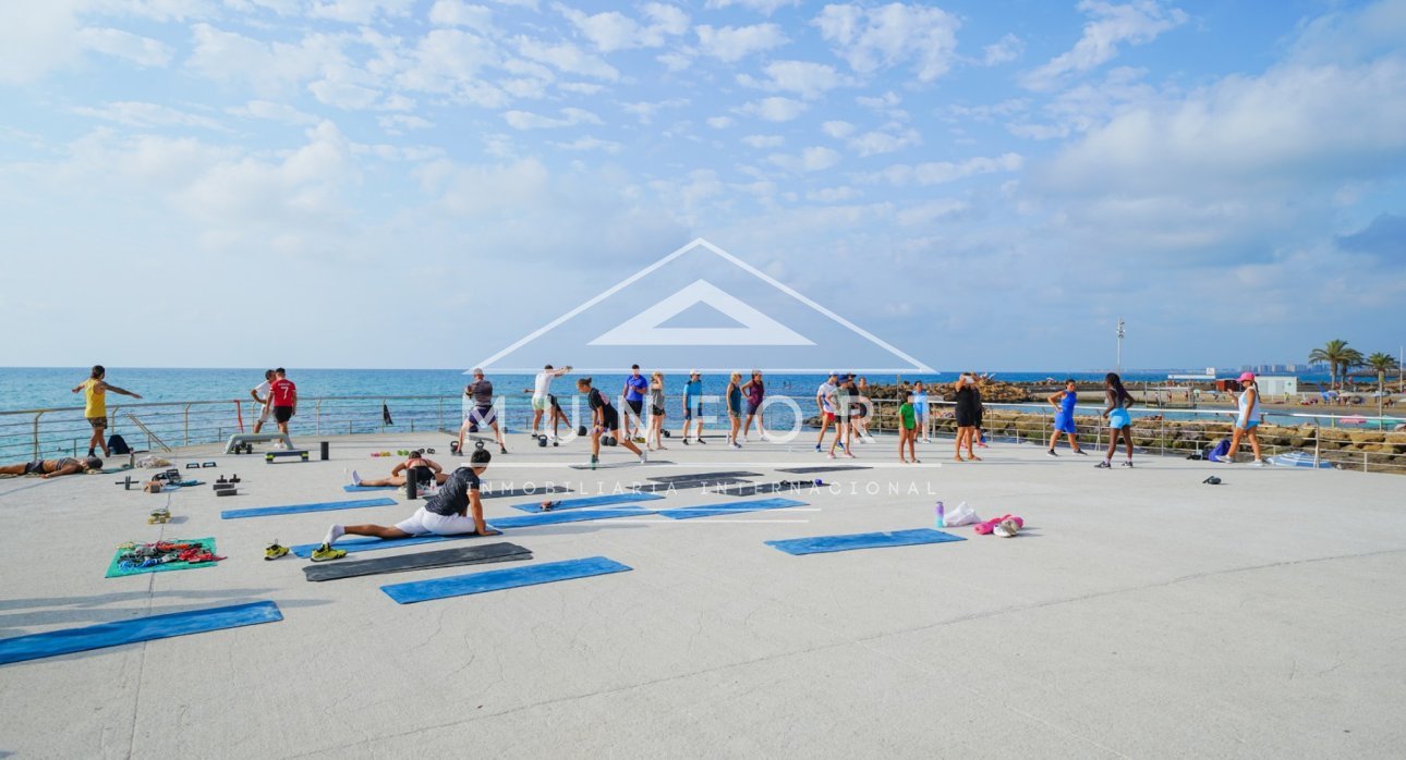 Segunda mano - Apartamentos -
Torrevieja