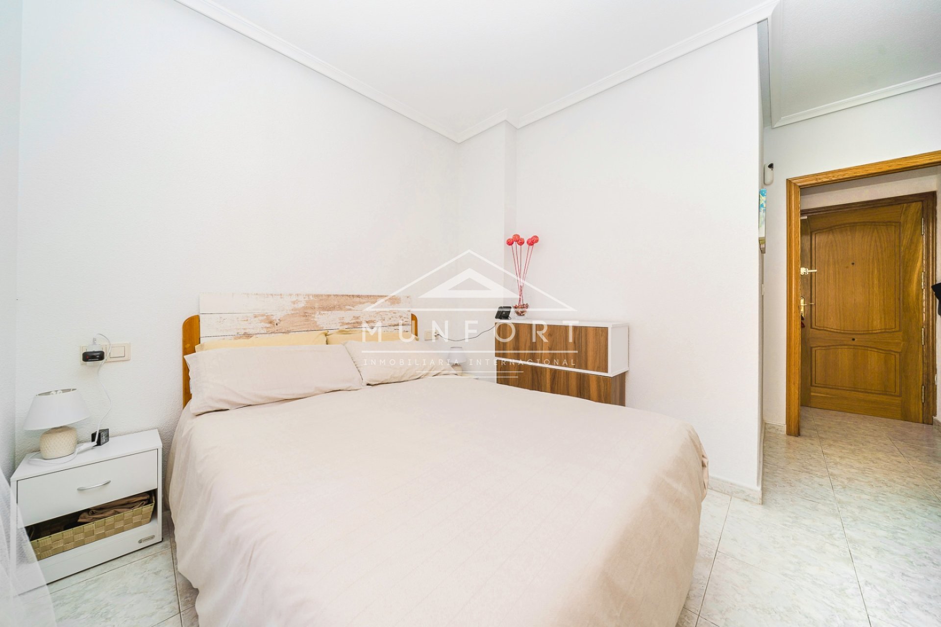 Segunda mano - Apartamentos -
Torrevieja