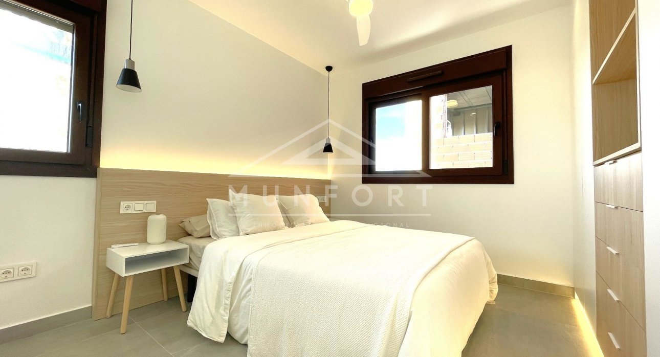 Segunda mano - Bungalows -
Pilar de la Horadada