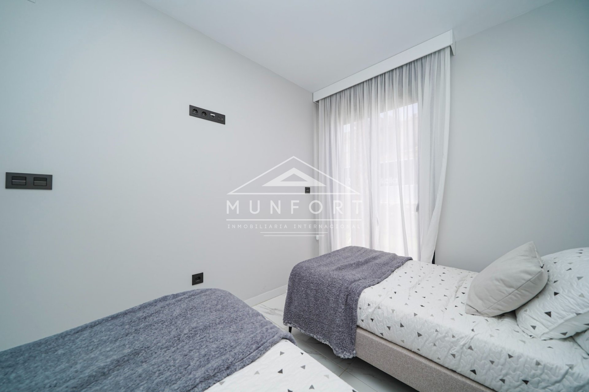 Segunda mano - Bungalows -
Pilar de la Horadada