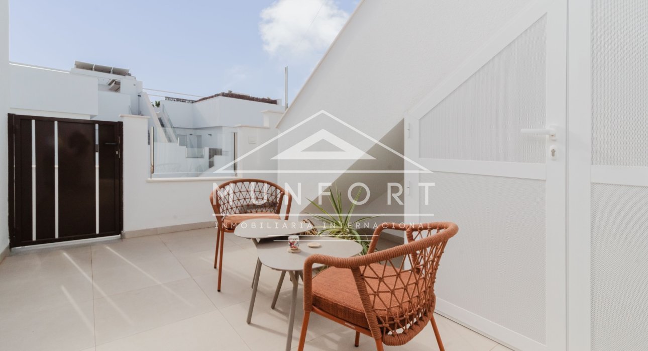 Segunda mano - Bungalows -
Pilar de la Horadada