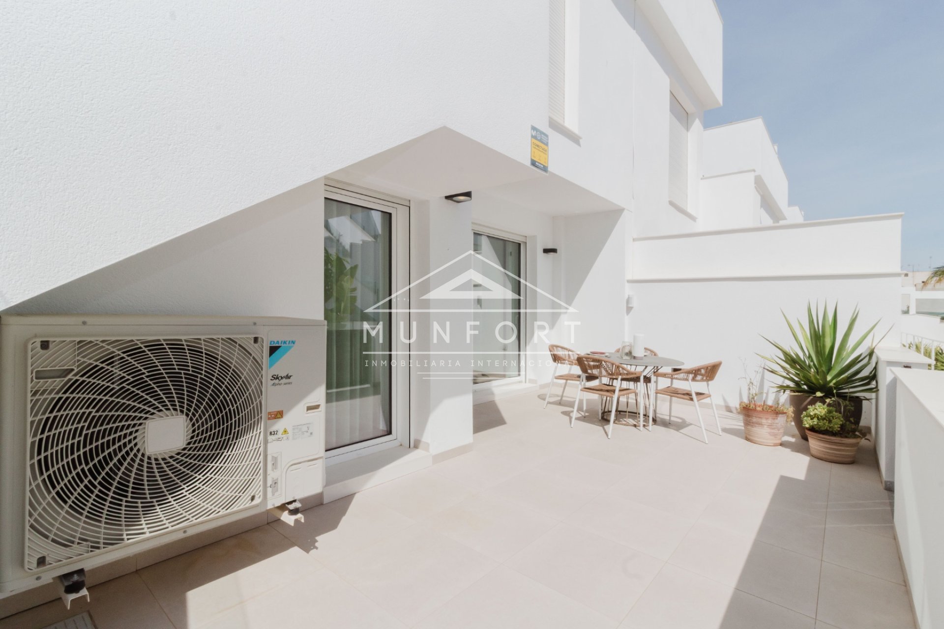 Segunda mano - Bungalows -
Pilar de la Horadada