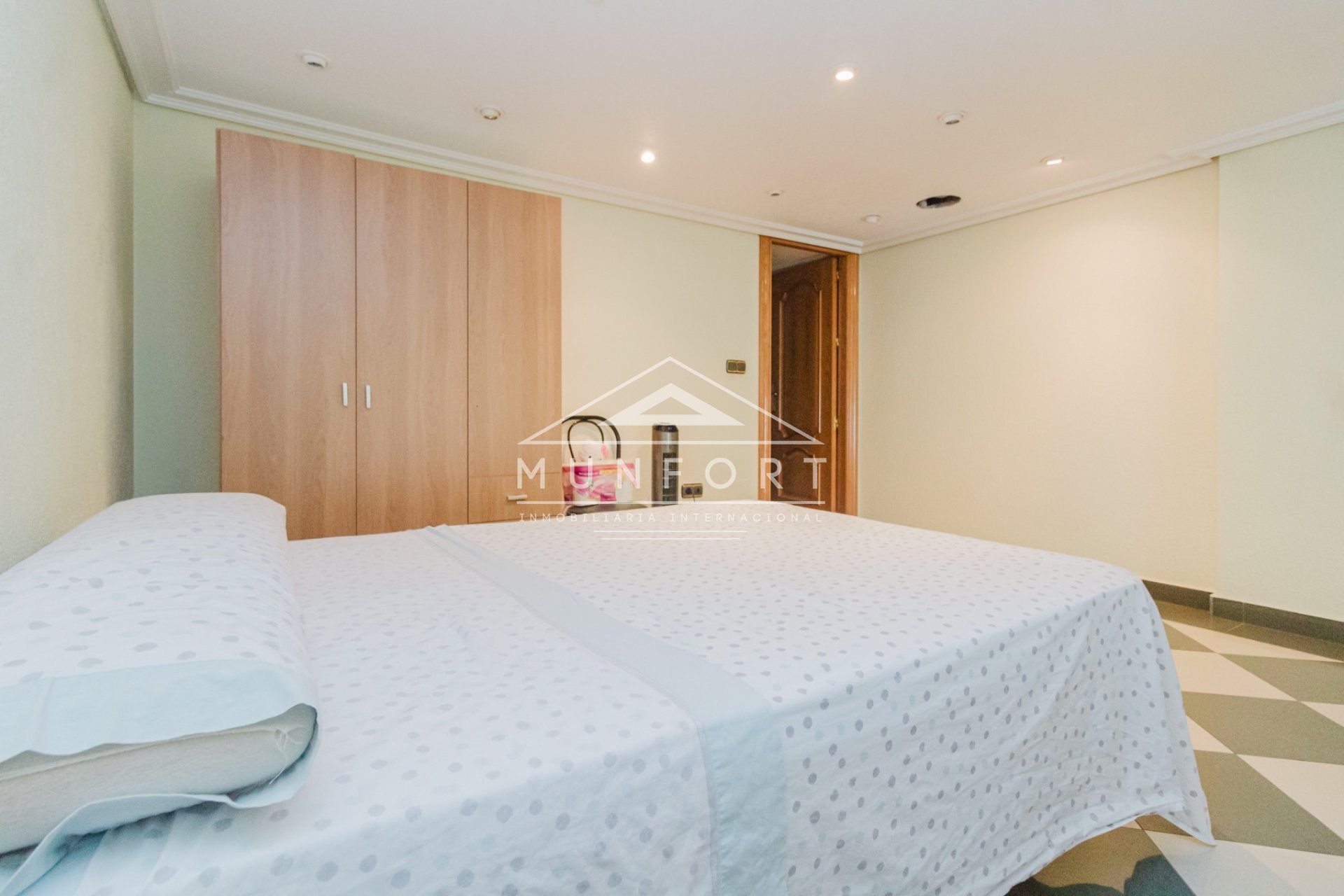 Segunda mano - Casas Adosadas -
Alcázares, Los