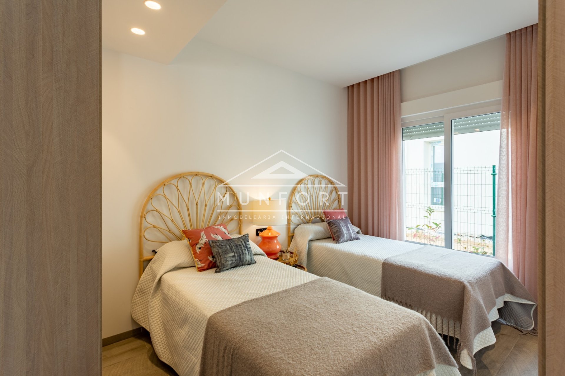 Segunda mano - Casas Adosadas -
Algorfa