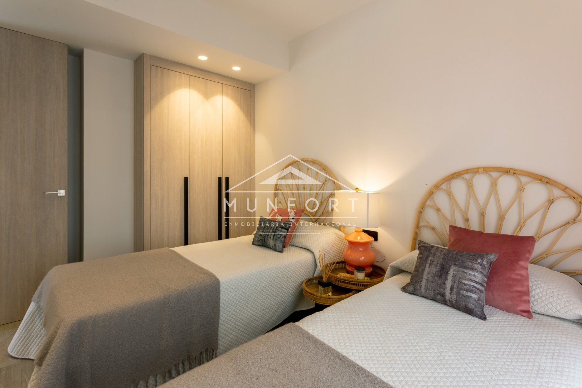Segunda mano - Casas Adosadas -
Algorfa
