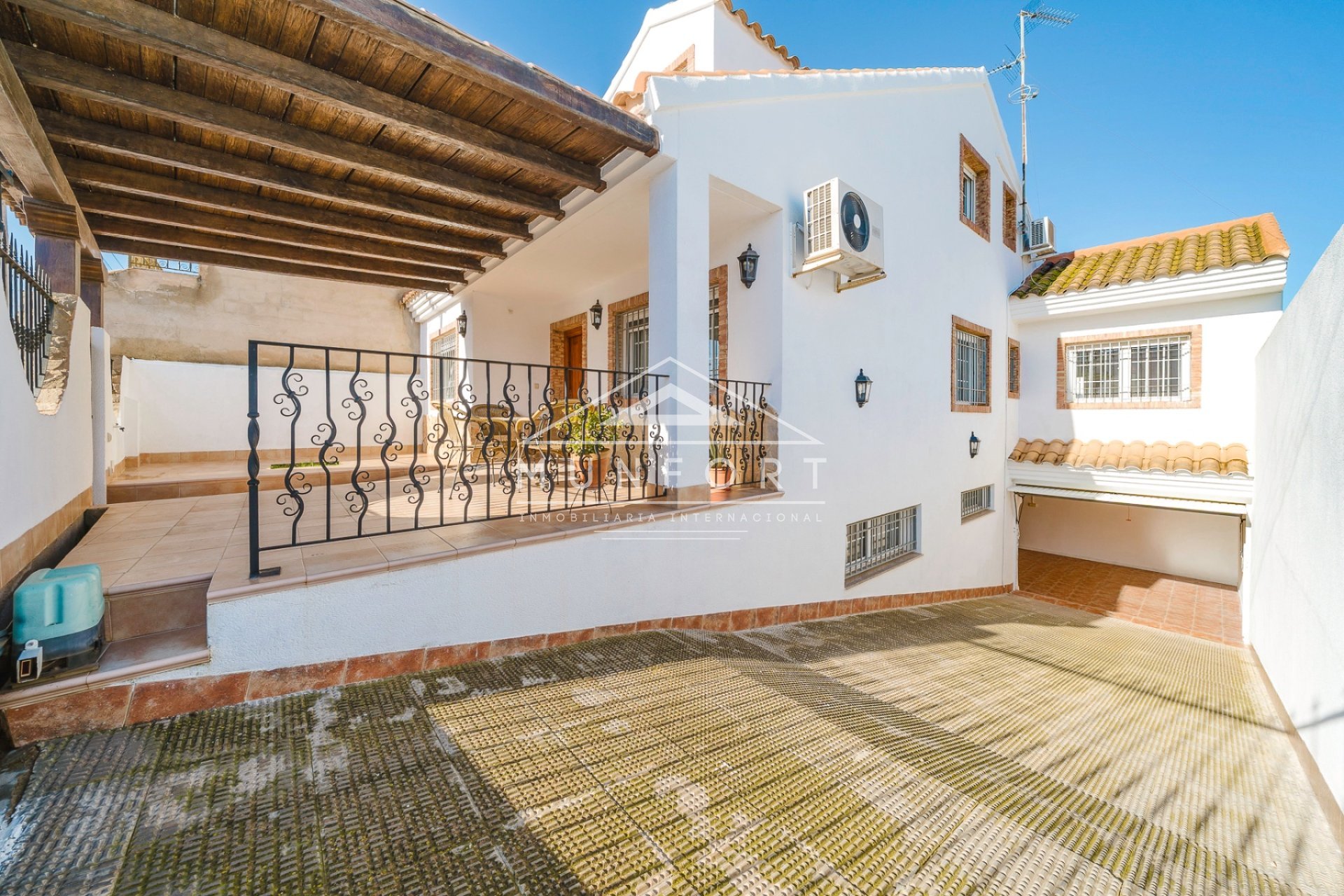 Segunda mano - Casas Adosadas -
Balsicas