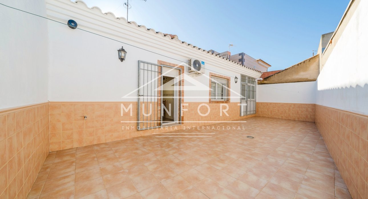 Segunda mano - Casas Adosadas -
Balsicas