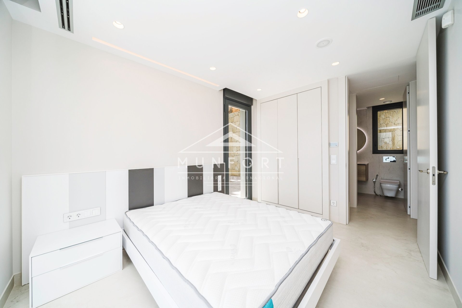 Segunda mano - Casas Adosadas -
Benidorm