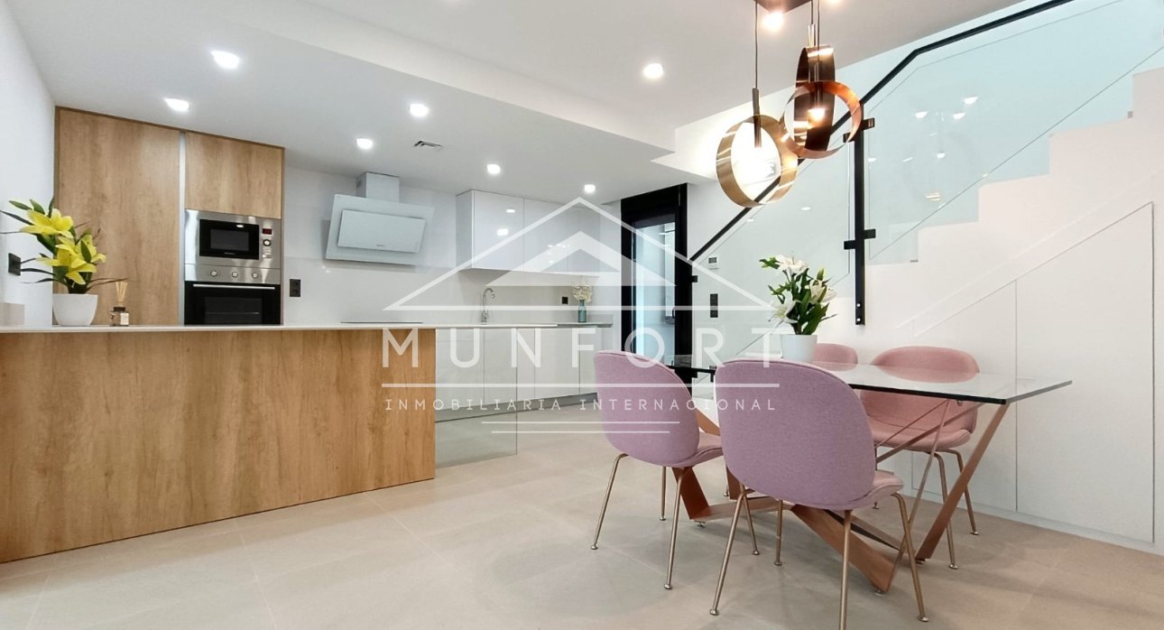 Segunda mano - Casas Adosadas -
Benijófar