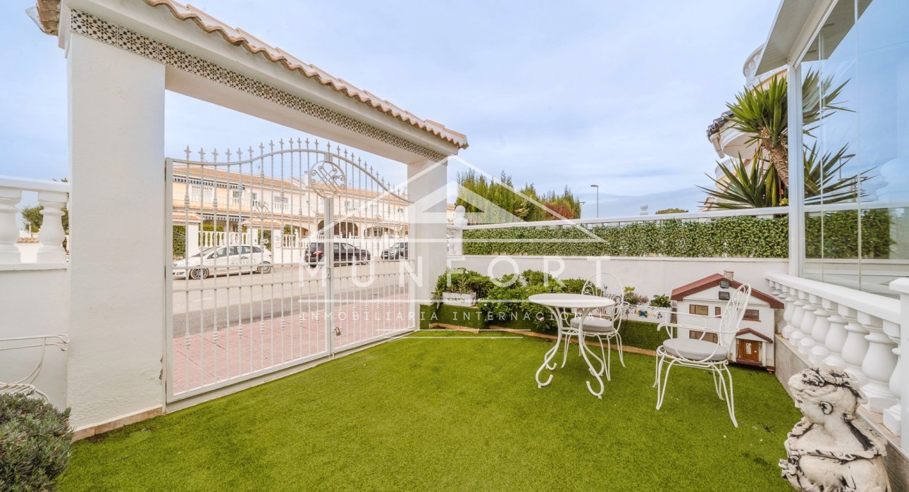 Segunda mano - Casas Adosadas -
Benijófar