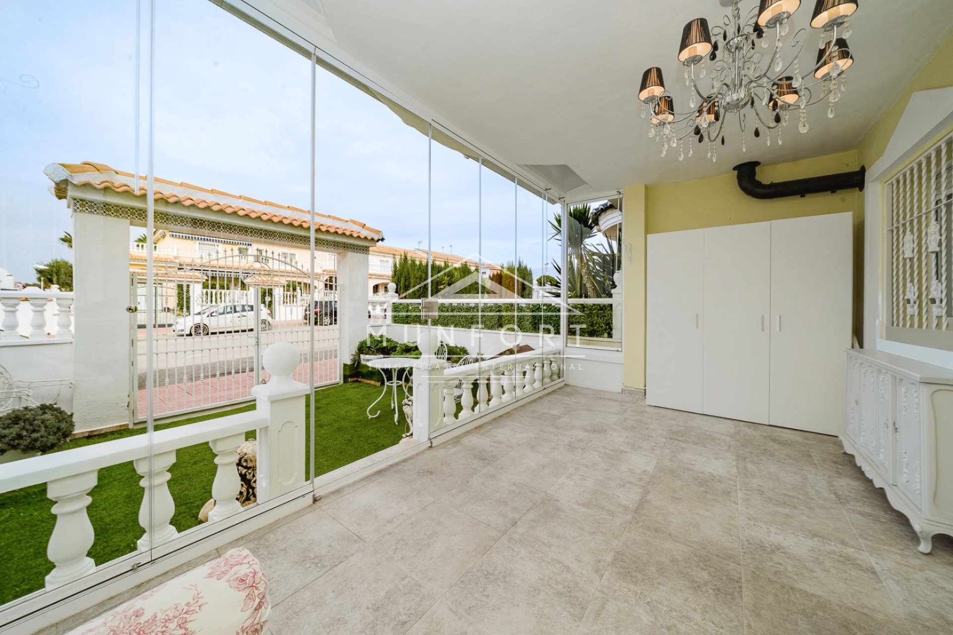 Segunda mano - Casas Adosadas -
Benijófar