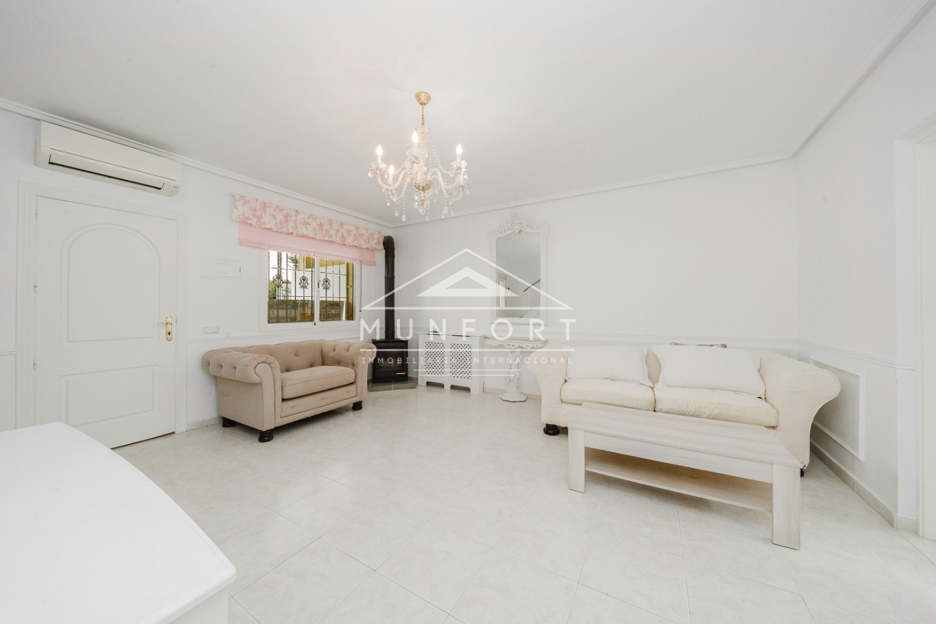 Segunda mano - Casas Adosadas -
Benijófar