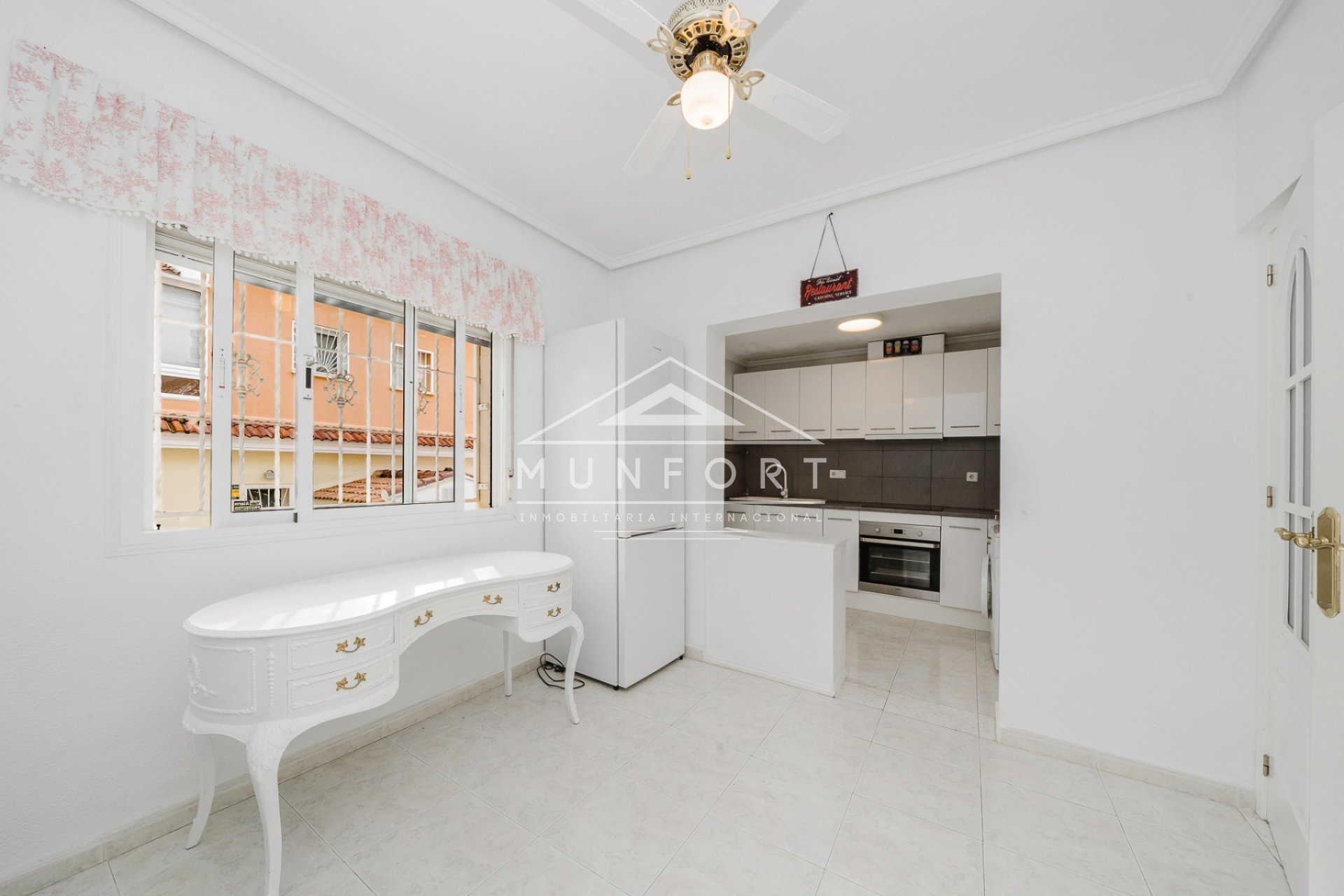 Segunda mano - Casas Adosadas -
Benijófar