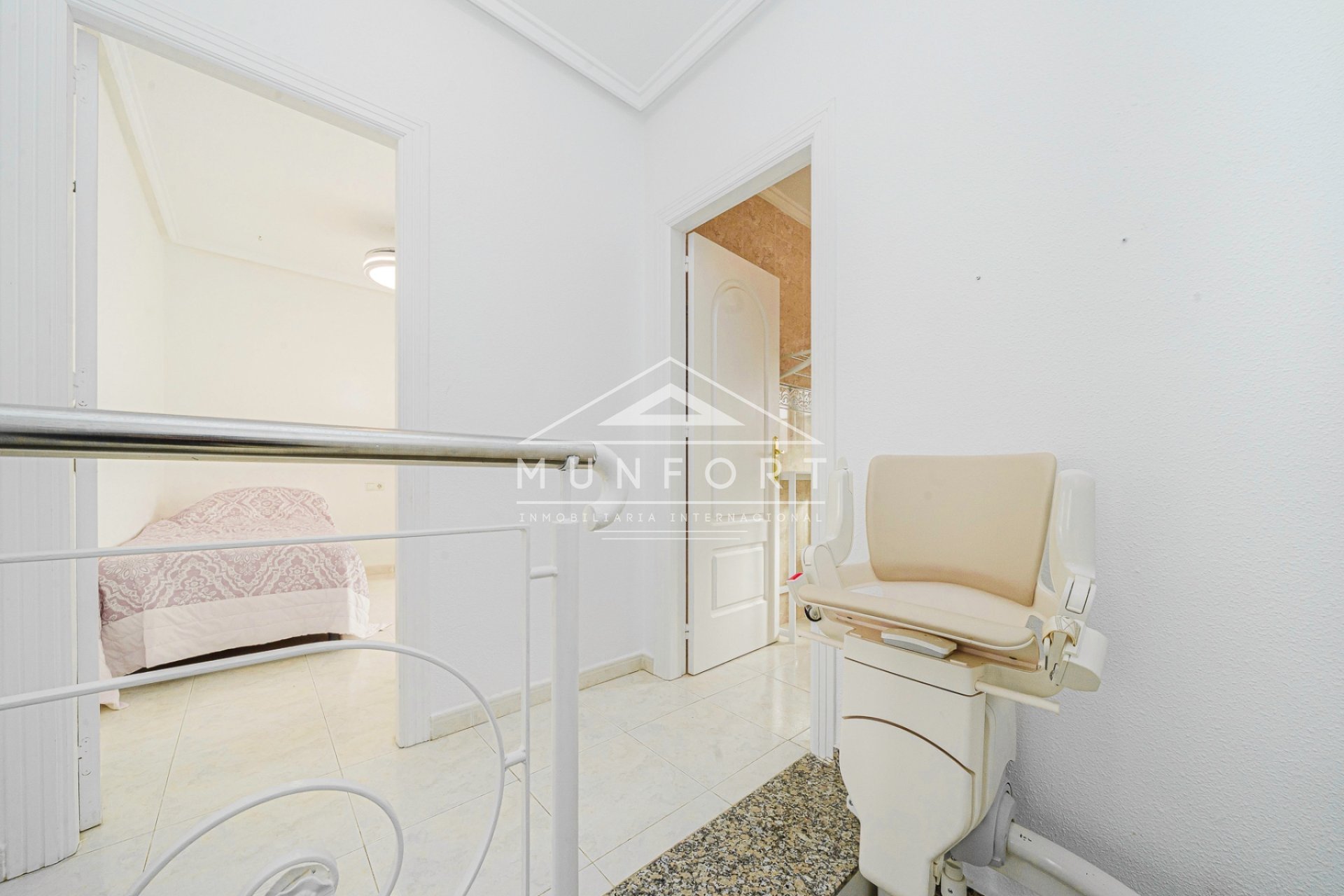 Segunda mano - Casas Adosadas -
Benijófar